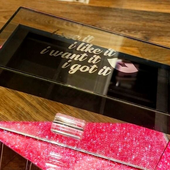 "I See It, I Like It, I Want It, I Got It" Lips Glass Jewlery Box - Picture 4 of 7
